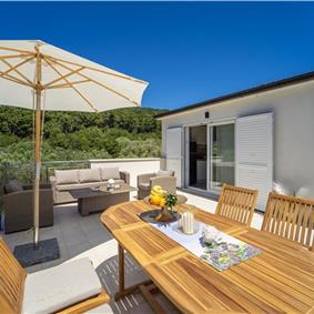 6 Bedroom Beachfront Villa with Heated Pool near Vela Luka on Korcula Island, Sleep 12